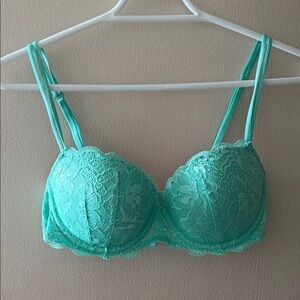 PINK Victoria’s Secret - Lace Underwire Bra in Mint Green
